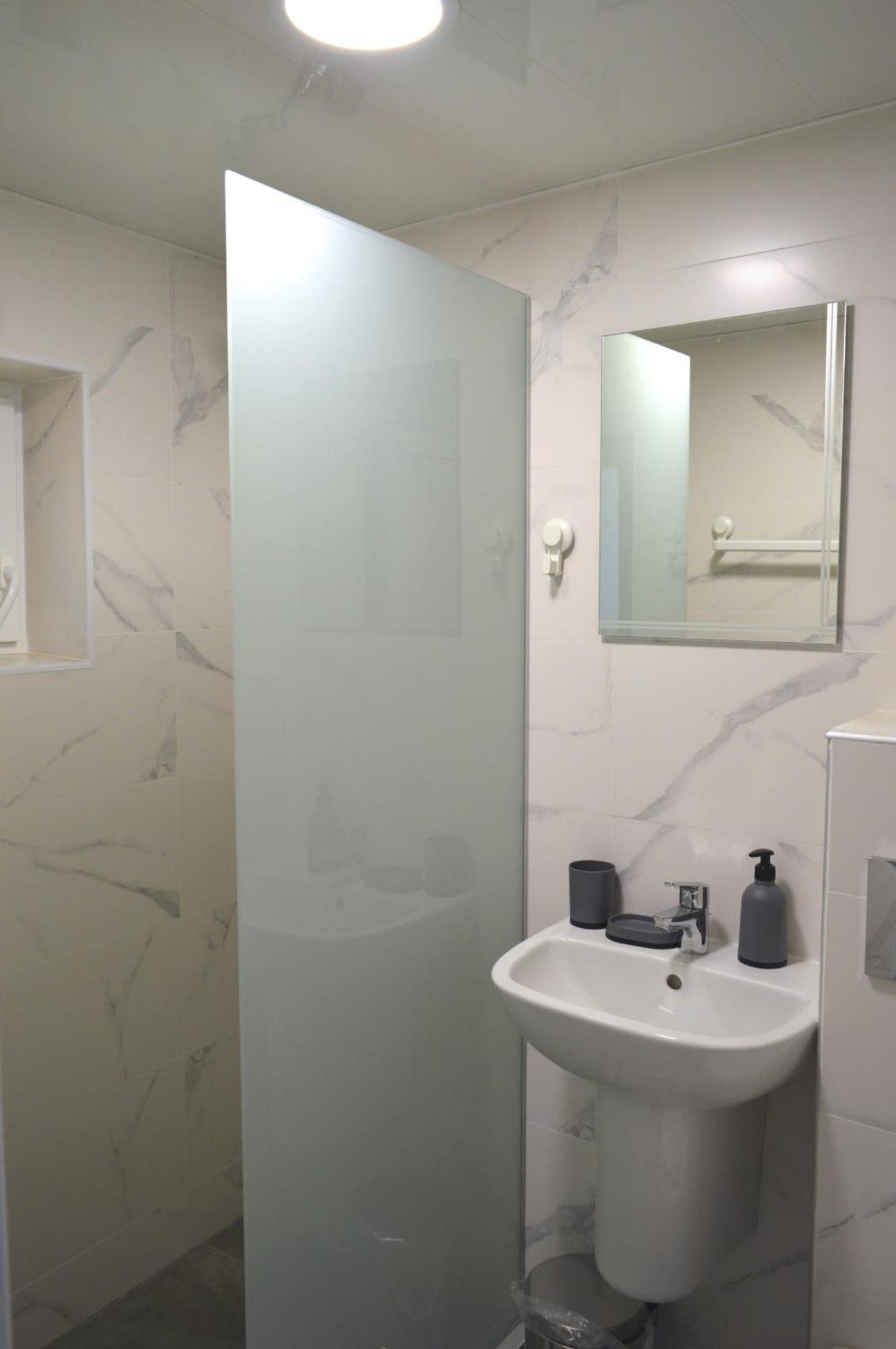 Apartments By Baza Academic โกลเดน แซนส์ ภายนอก รูปภาพ