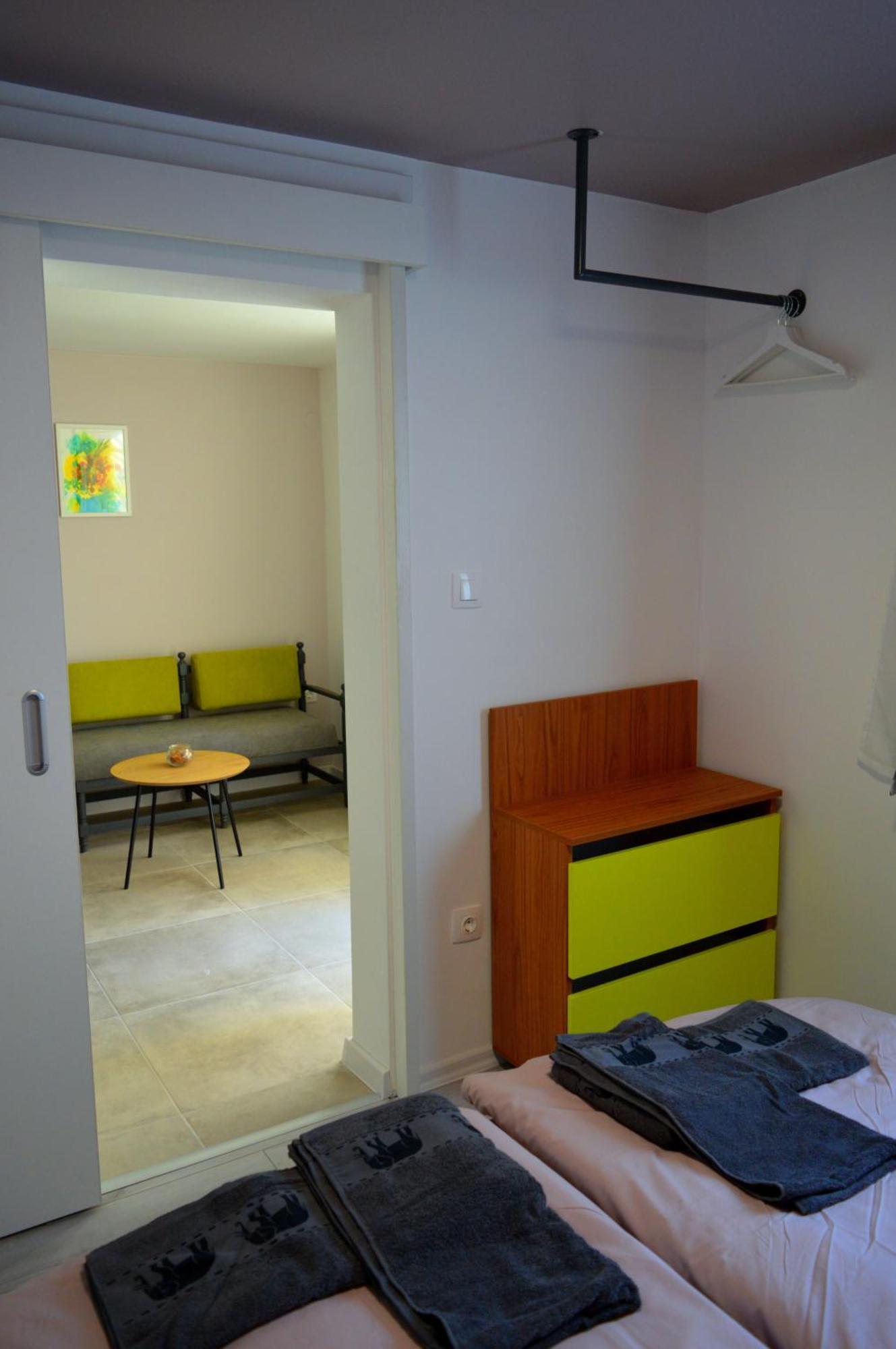 Apartments By Baza Academic โกลเดน แซนส์ ภายนอก รูปภาพ