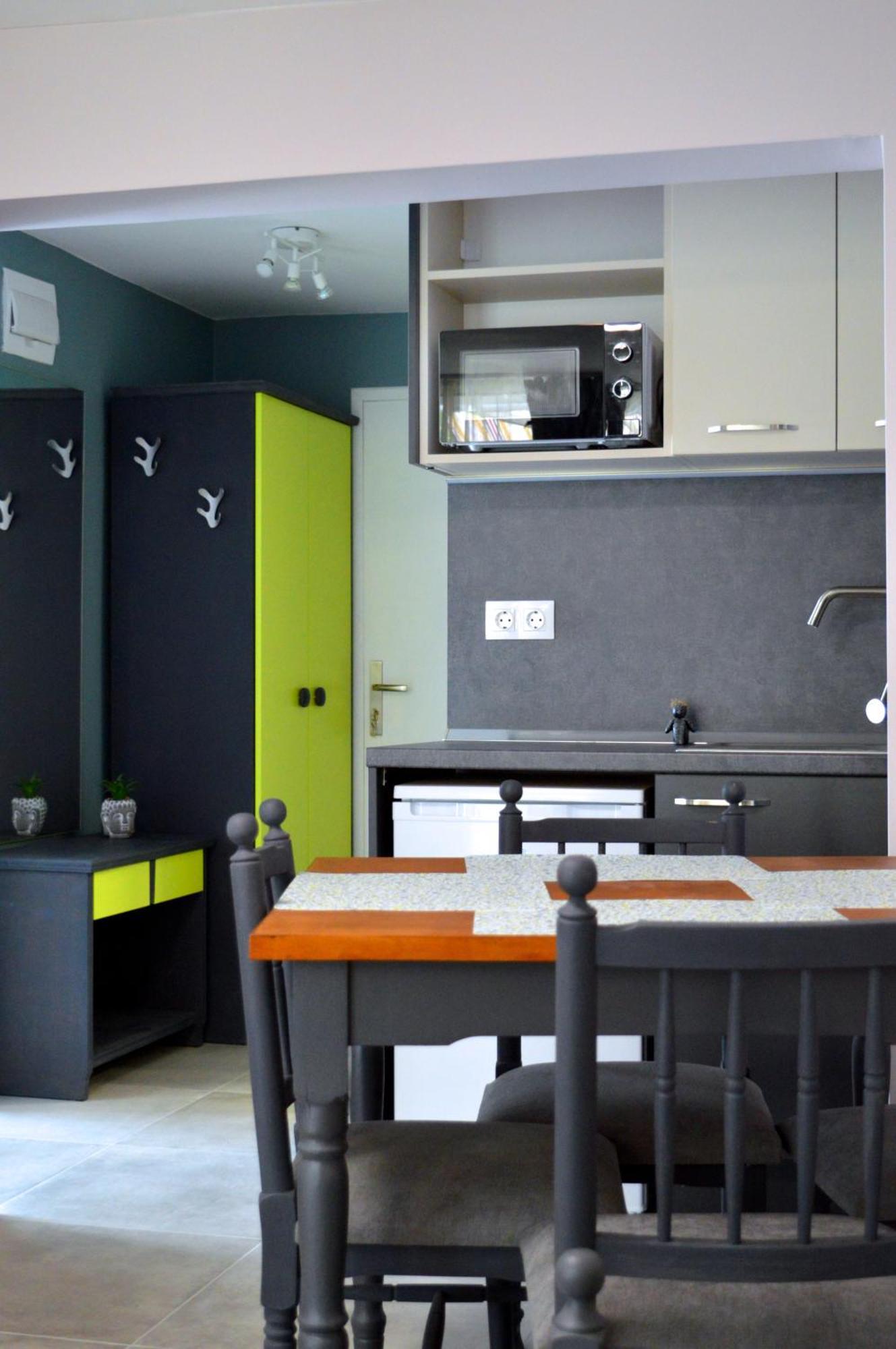 Apartments By Baza Academic โกลเดน แซนส์ ภายนอก รูปภาพ